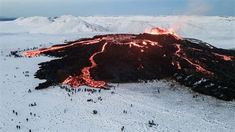 Chasing The Lava Flow In Iceland Brevnews