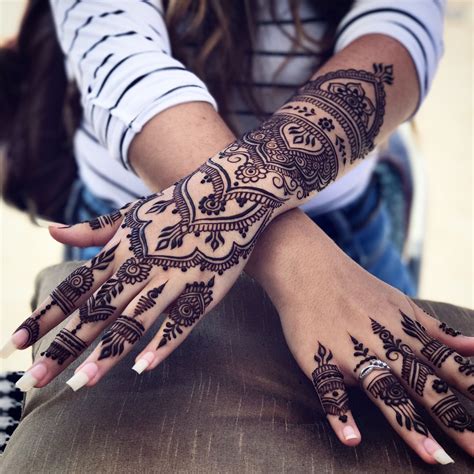 28 Permanent Henna Hand Tattoo References Galeries