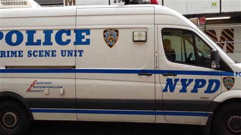 Nypd Crime Scene Unit Csu Near W 45th St And 8th Ave In Hells