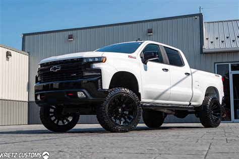 Lifted 2019 Chevy Silverado 1500 With 6 Inch Rough Country Suspension