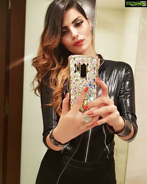 Sonali Raut Instagram Selfie On Point Selfie Seemsweird