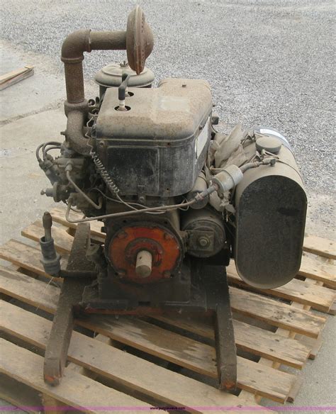 Wisconsin Two Cylinder Gas Engine In Mcpherson Ks Item Bf9885 Sold