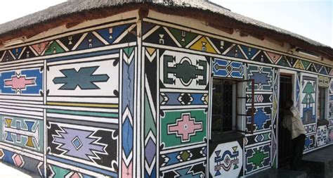 Em Ndebeles África Do Sul Fachadas Das Casas São Coloridas Por