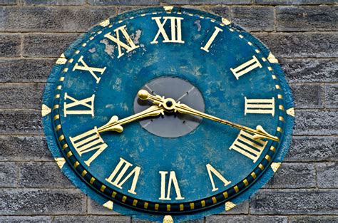 무료 이미지 건축물 바퀴 시계 시각 번호 늙은 벽 푸른 교회에 가구 장식 원 시간 의사록 초