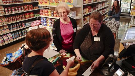 Resurgent Franklinton Neighborhood Welcomes New Grocery Store