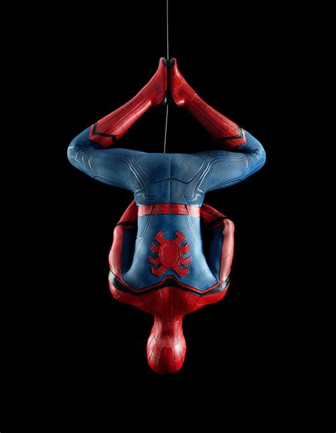 Spider Man Homecoming Spider Man Life Size Statue Hanging Versio