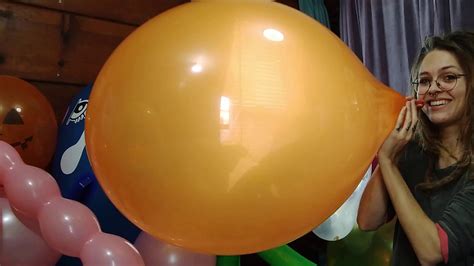 Big Loud B2p Balloon Popping Orange Tuftex Looner Girl Blow To Pop Huge