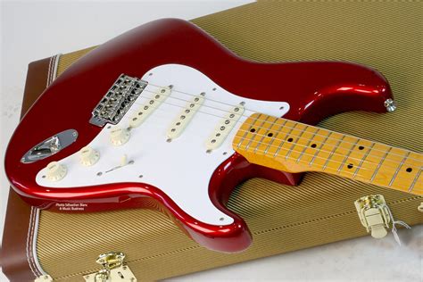 Fender Classic 50s Stratocaster Lacquer Candy Apple Red Image