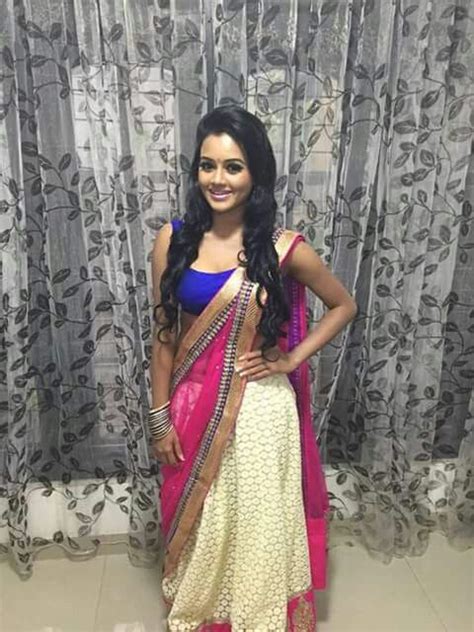 Dinakshie Priyasad Sari Quick Fashion Saree Moda Fashion Styles