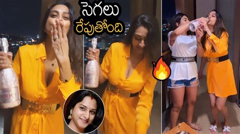 actress surekha vani enjoying with her daughter supritha on birthday surekha vani yd reels