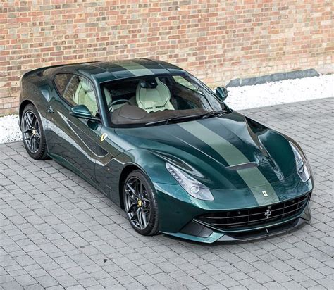 Ferrari 488 Pista E 812 Superfast Due Esemplari In Verde Scuro Si