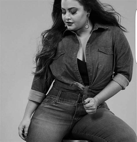 Pin By Robert Kl On Sexxxy 2 Plus Size Models Curvy Models Fashion