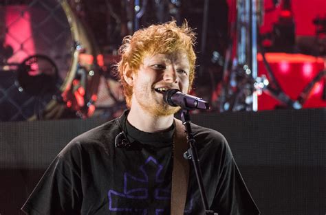 Ed Sheeran Played An Impromptu Gig At Hobbiton In New Zealand Billboard