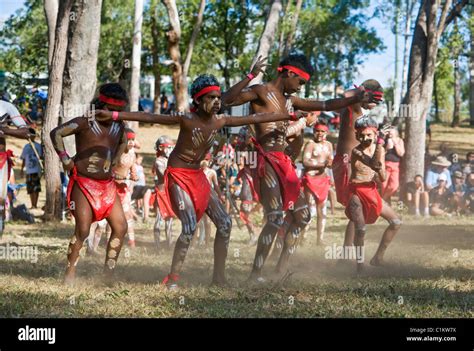 Einheimische Tänzer Beim Laura Aboriginal Dance Festival Laura Queensland Australien