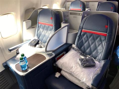 Flight Review Delta One Business Class LAX JFK Points Miles Martinis