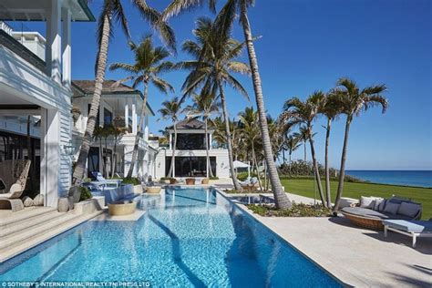 Tiger Woods Ex Elin Nordegren Puts Mansion On The Market For 49 5M