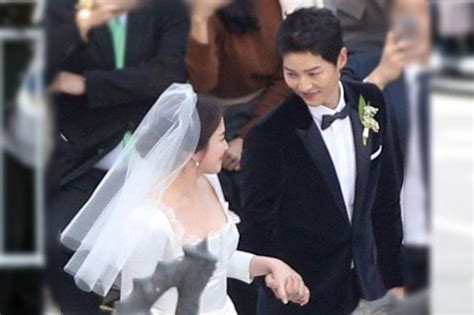 South korean superstars song joong ki, 32, and song hye kyo, 35, are finally married! 'Descendants Of The Sun' Stars Song Joong-ki and Song Hye ...