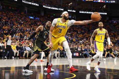 Nba Playoffs Anthony Davis Lakers Fend Off Warriors To Take 1 0