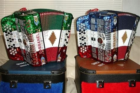 Gabbanelli´s Accordion Mexican Flag Colors Music Instruments