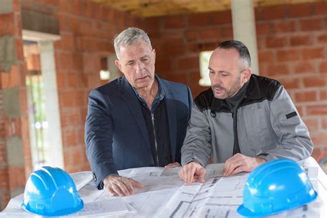 4 Essential Considerations When Hiring A Contractor For Your New Home