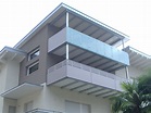 Nostra realizzazione di balcone con pannelli HPL a doghe orizzontale e ...