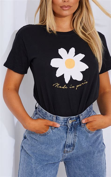 Black Daisy Printed T Shirt Tops Prettylittlething Il