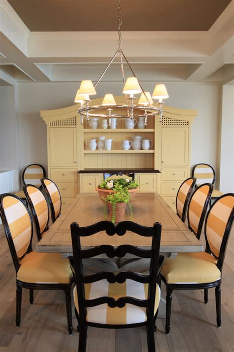 Wall paint with soft sheens, such as eggshell, satin or semi. Best Colonial Style Lighting for Dining Rooms (Reviews ...