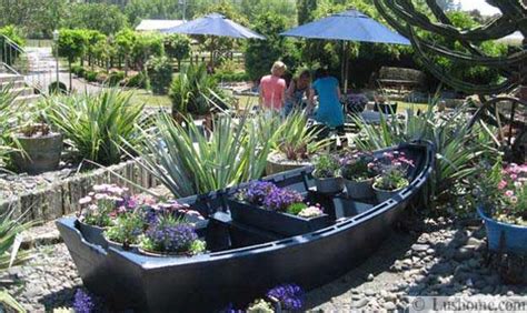 Do it yourself boat plans have become an increasingly popular. 22 Landscaping Ideas to Reuse and Recycle Old Boats for ...