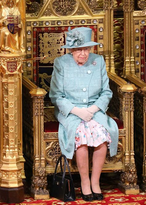 Miami united comete gafe em vídeo após primeiro treino de adriano. Rainha Elizabeth II discursa no Parlamento britânico pela ...