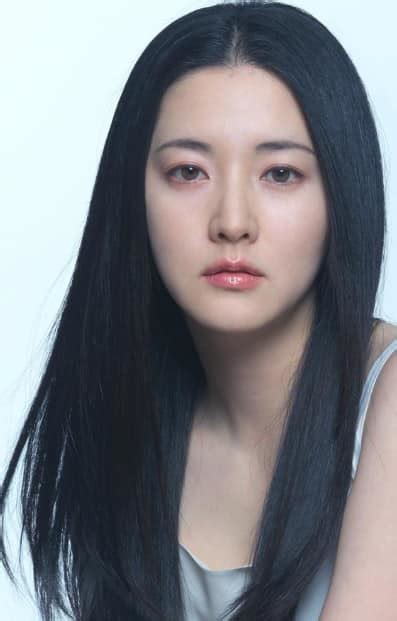 25일 방송된 sbs 예능 지난 5월 정호영 이영애 부부는 쌍둥이 자녀의 교육을 위해 올해 초 양평 생활을 접고 이태원으로 이사했다. 익스트림무비 - 이영애 리즈시절