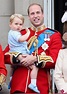 El Príncipe Guillermo con su hijo Jorge de Cambridge en el Trooping the ...