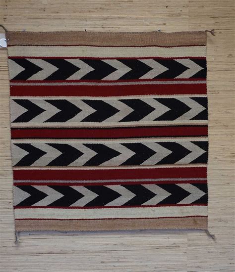 A Banded Chinle Single Saddle Navajo Blanket With Chevrons 795 ⋆
