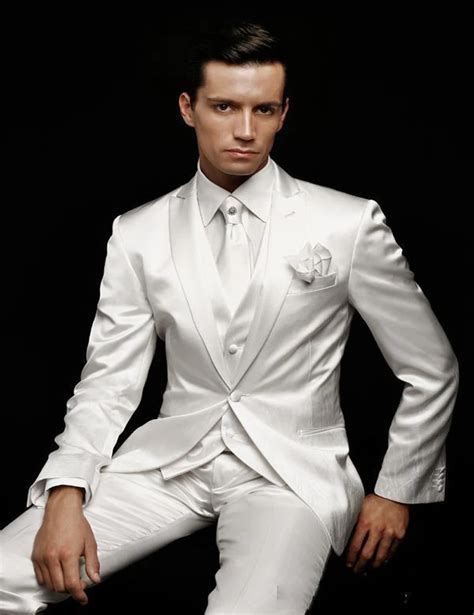 Slim Fit Custom Made Groom Tuxedos Peak Lapel Best Man Suit Ivory