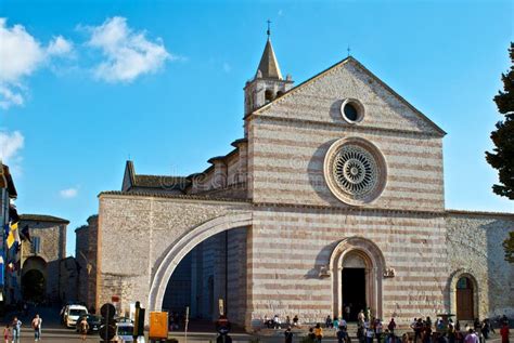 Iglesia De Santa Chiara Assisi Imagen De Archivo Imagen De Asisi