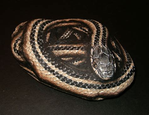Hand Painted Rock Art Tan And Black Garter Snake Par Amylenore With