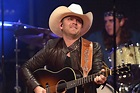 Justin Moore's New Single Reflects His Life During the Pandemic