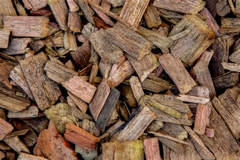 Natural Organic Pine Bark And Leaf Litter Mulches Benedict Industries