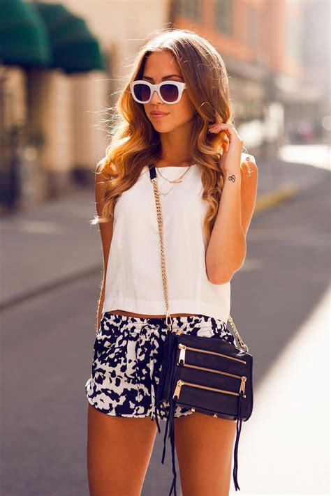 359 Best Images About Patterned Shorts Outfits On Pinterest Floral