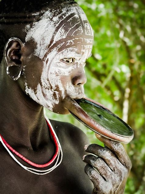 mursi woman with lip plate via flickr mursi tribe woman mursi tribe ethiopia women of ethiopia