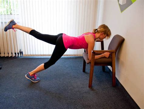 Dieser plan ist das richtige für dich, wenn du grundsätzlich schon sehr dünn bist und mehr muskeln. 13 effektive Bauch Beine Po Übungen mit Stuhl als ...