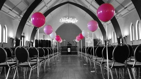 Zo maak je een zwevende ballon zonder helium. Roze reuzeballonnen helium in de kerk. Ook ballonnen bij ...