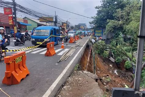 Tebingan Di Jalan Raya Tajur Bogor Longsor Pemkot Bogor Kaji Resiko