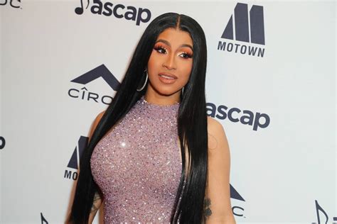 Cardi B Says She Was Sexually Harassed On The Set Of A Magazine Photo Shoot News Mtv