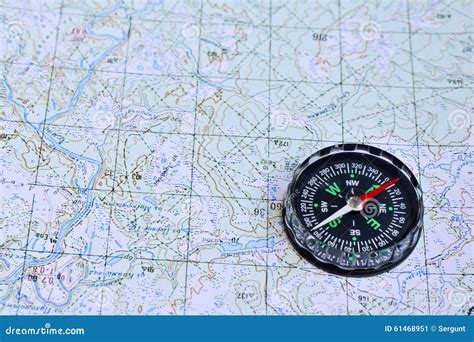 Kompass Auf Der Karte Stockbild Bild Von Erforschung