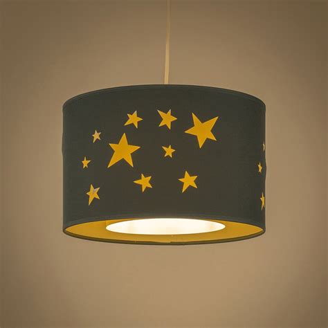 Avec audace et poésie, notre collection de luminaires prend un nouvel élan créatif pour vous proposer des pièces au design exclusif et au style unique. Abat-jour avec découpe motif constellation d35cm - bleu figuerolles - Constel - luminaire enfant ...