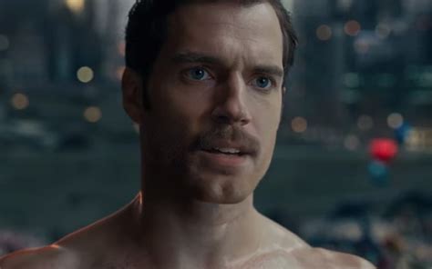 Henry Cavills Superman Mustache Magically Restored In New Justice