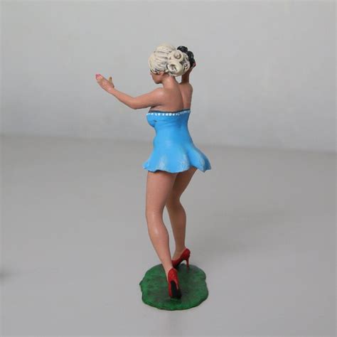 Female Pin Up Figure Woman Scale 118 124 Scale D49 Etsy