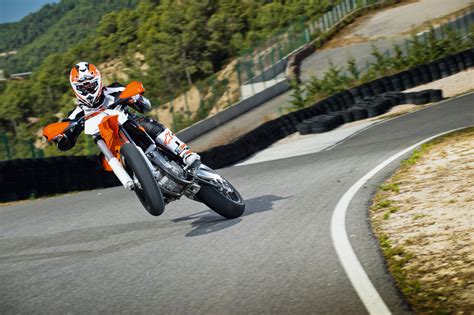 Selecciona con qué moto quieres compararla. Gebrauchte und neue KTM 450 SMR Motorräder kaufen