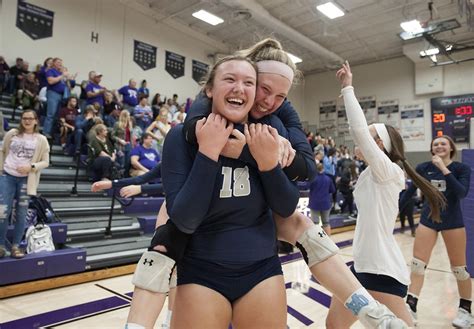 Mater Dei Knocks Off Rival Breese Central To Grab Regional Championship Girls Volleyball