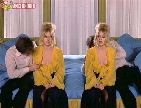 Goldie Hawn Nue Dans Theres A Girl In My Soup